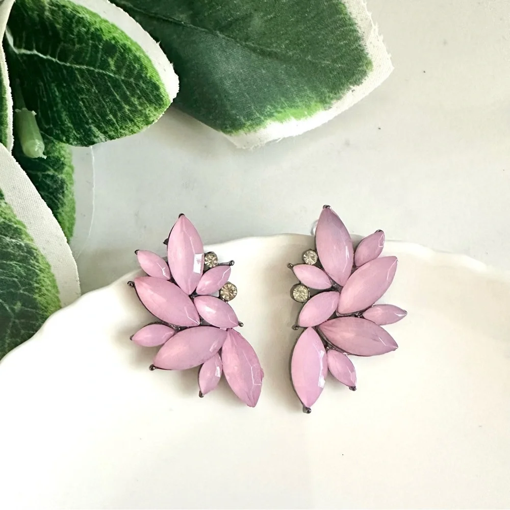 2/$30🌵 Light Pink Rhinestone Leaf Crescent Cluster Earrings Vintage Style NEW